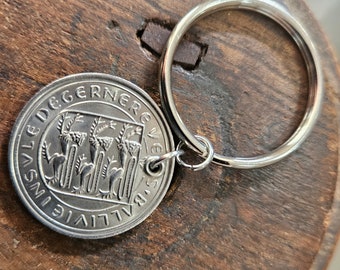 Guernsey Island Coin Key Ring -Bailiwick of Guernsey -Bull and 3 Leopard Shield Coin -10 New Pence -Dates 1968 to 1970 -Taurus Zodiac 5217