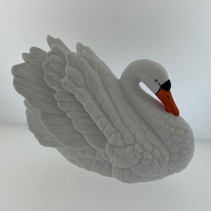 Royal Heritage Swan, Ceramic Figurine Vintage