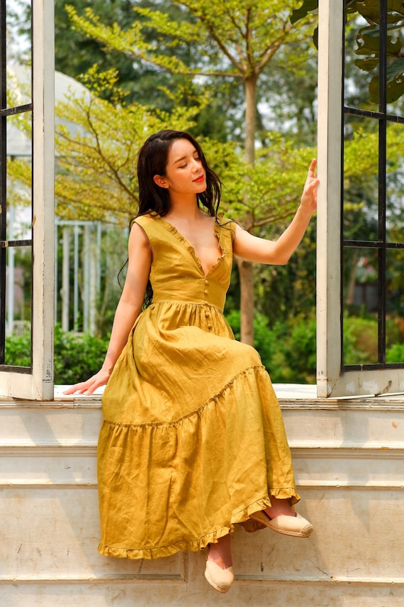 golden summer dress A Golden Maxi Dress for Summer