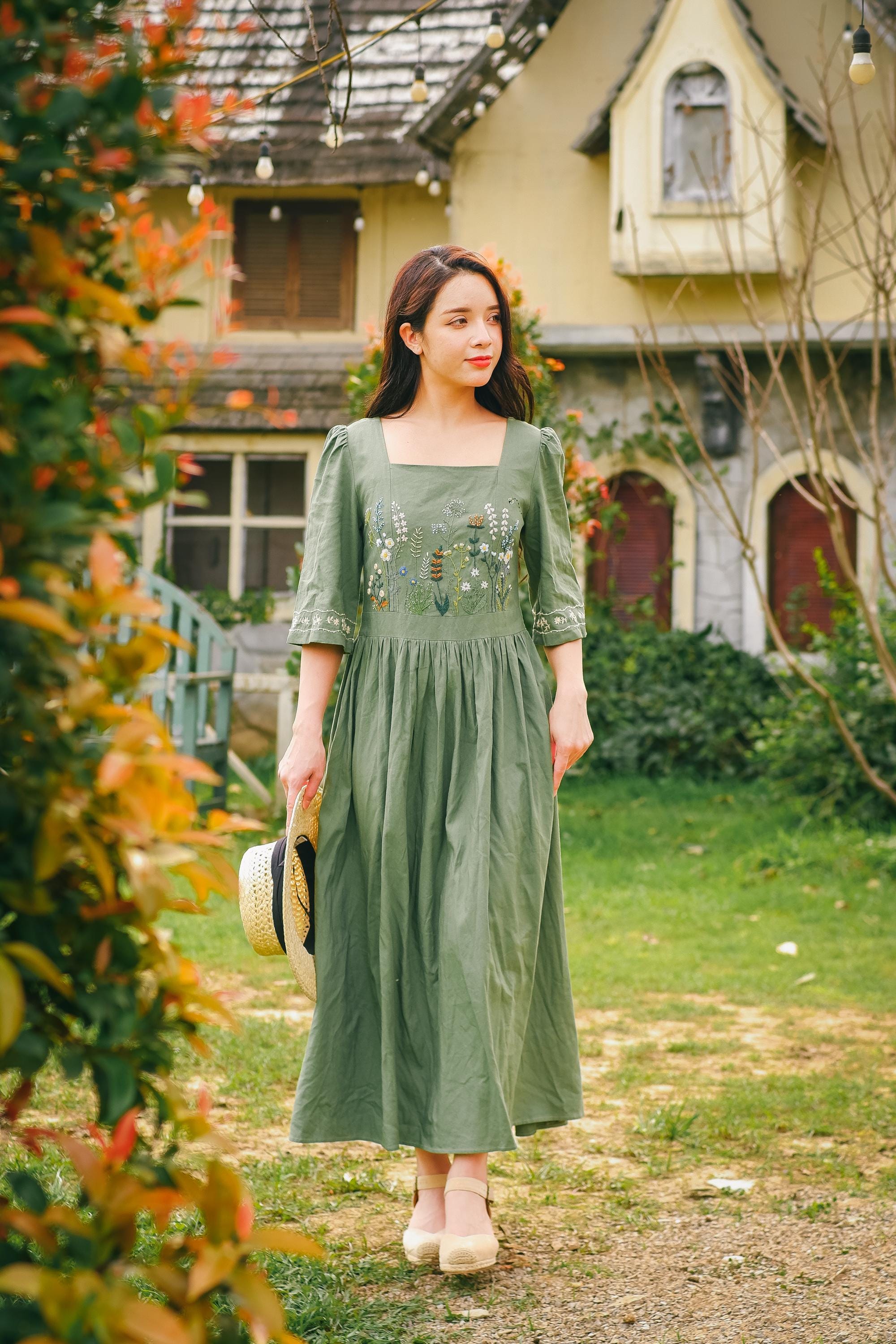 green emerald velvet dress Luna Embroidered Maxi Dress Black / Xs main image 1