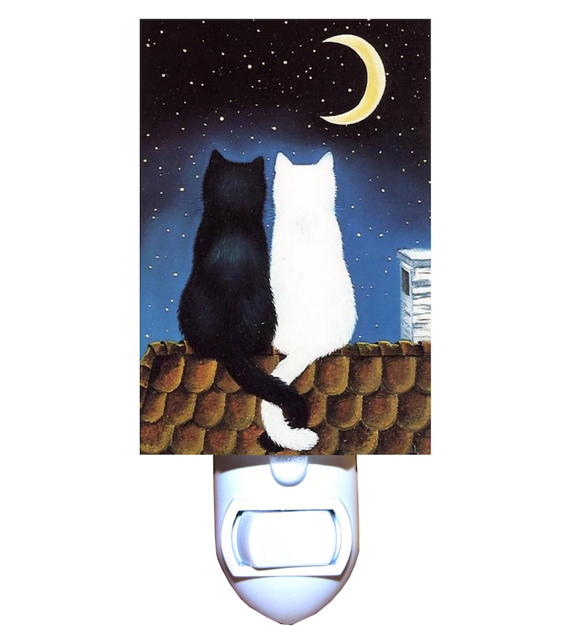 Gotham Decor Loving Cats Under the Moon Night Light - Thumbnail 2