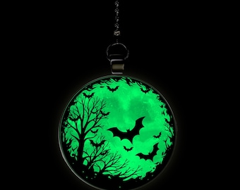 Haunted Bat Moon Glow in the Dark Ceiling Fan / Light Pull Pendant with Chain