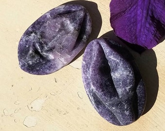 Source of Life Yoni Crystal Vagina Lepidolite Hand Carved Female Fertility Self Love Spell Altar Vulva Home Decor Reiki Healing