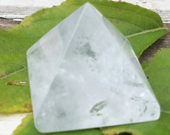 Pyramid Clear Quartz Crystal Grid Rainbow Included Pagan Wicca Metaphysics Reiki Charged Healer Stone