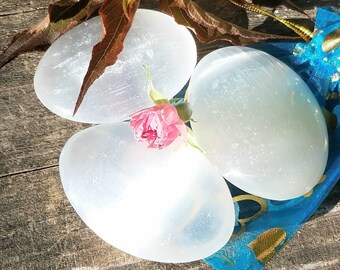 Large White Selenite Gemstone Palm Stone Cleansing Clearing Charging Chakra Crystal Healing Reiki Metaphysical Moon