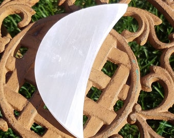 Moon Selenite Charging Plate Crystal Clearing Healing Chakra Cleansing Salt Clearing Healing Meditation Metaphysical Meaning Natural