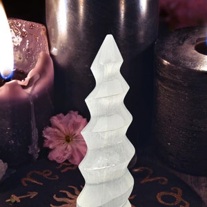 Selenite Crystal Unicorn Horn Spiral Charging Point Tower Cleansing Moon Crystal Healing Chakra Cleansing Salt Meditation Metaphysical