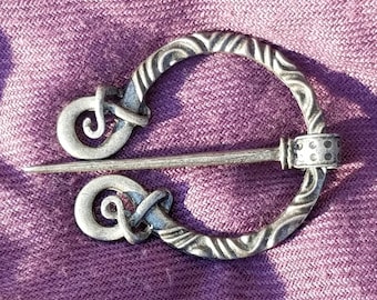 Brooch Pin Celtic Knot Pin Irish Shawl Cloak Pin Scarf LG Kilt Pewter Vintage Viking Wicca Triquetra Pagan Medieval Renfair Costume Wedding
