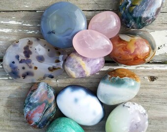 VALUE 11 Stone Mixed Palm Stone Madagascar Quartz Jasper Fluorite Labradorite Polished Chakra Reiki Infuse Healing Home Office Healing Decor