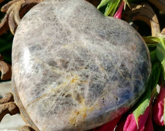 Black Moonstone Heart Natural Symbol Reiki Crystal Healing Chatoyant Moon Energy Creativity Protection Divine Feminine
