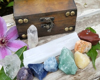11pc Chakra Kit Crystal Set Raw Gemstone Treasure Chest Box Selenite Amethyst Quartz Wicca Reiki Clear Quartz Meditation Yoga Healing Gift