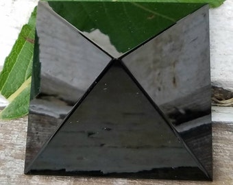 Black Obsidian Pyramid Crystal Scrying Divination Witchcraft Wicca Witches Occult Magic Crystal Healing Reiki