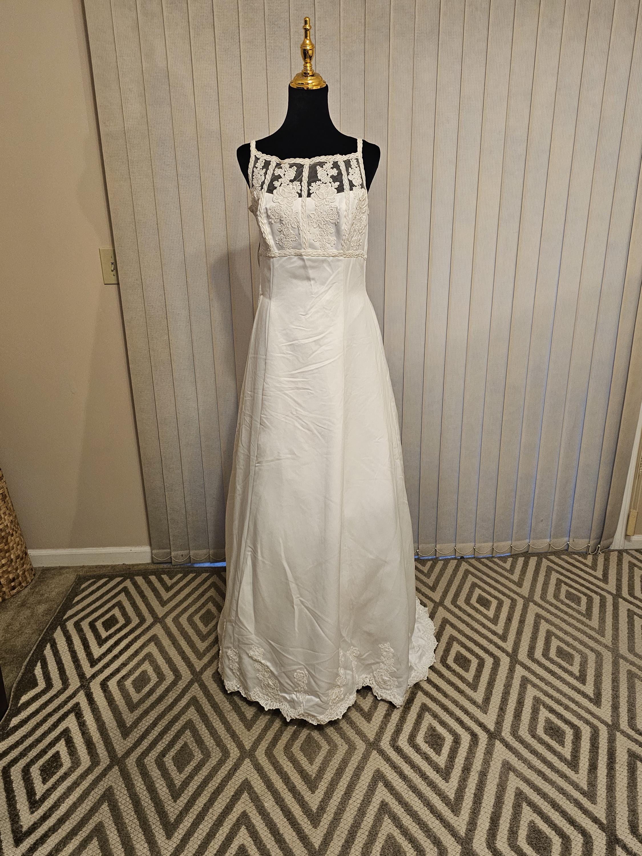 Vintage Venus White Wedding Dress 8