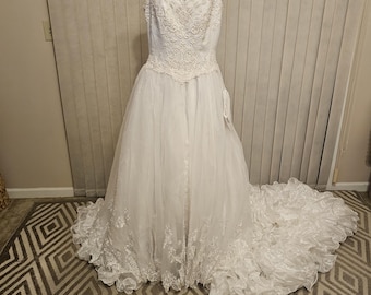 Moda Bella Stunning White Wedding Size 16