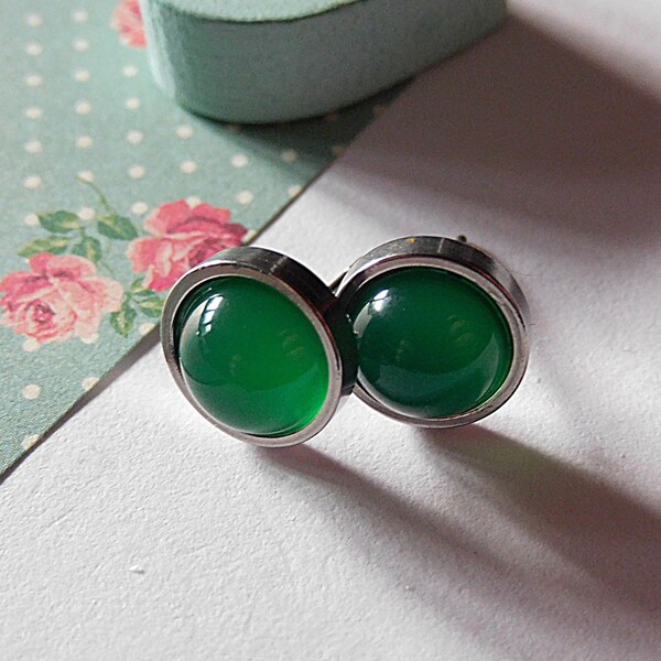 Onyx Agate earrings 8 mm, 304 stainless steel studs, timeless earrings with green stone