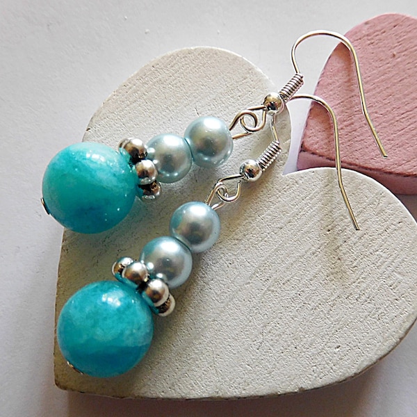 Cute earrings with chalcedony pearl in turquoise and light blue, pearly shiny glass beads. Spring-like earrings in trendy colours