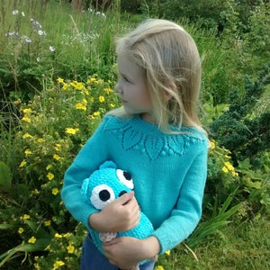 Handmade knitted sweater for girls, lace leaf yoke with bobbles, in teal color, in merino / wool / alpaca / alpaca-wool yarn