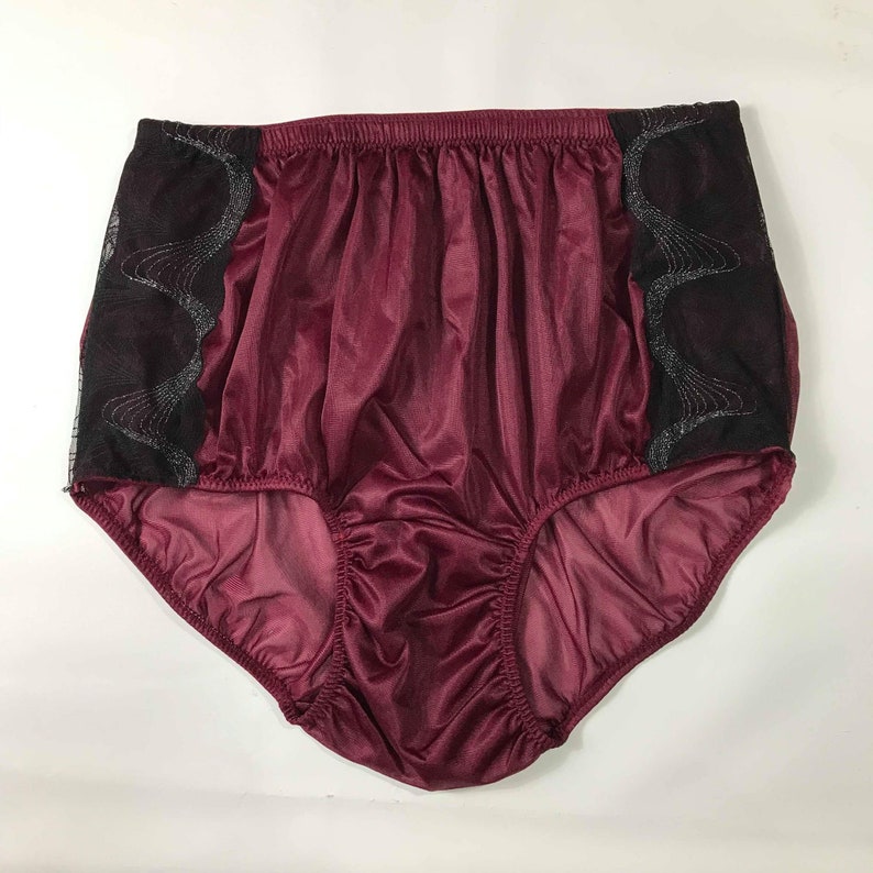 choose 17 color NH29D01 Women Lingerie Gorgeous Handmade Panel Silky Nylon Panties Briefs Lace Granny Women Men Underwear Knickers Deep Red 