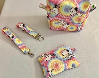 Snoopy Travel Makeup Bag, Zippered Pouch, Wristlet, Keychain, Key Fob, Cosmetic Bag, Coin bag, Wristlet Strap, Floral, backpack accessory