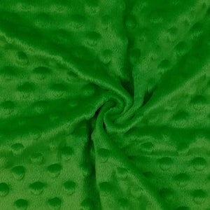 Peut inclure: Tissu minky vert avec un motif textur&eacute; en points. Le tissu est doux et moelleux, ce qui le rend id&eacute;al pour les couvertures, les jet&eacute;s et autres projets de d&eacute;coration int&eacute;rieure.