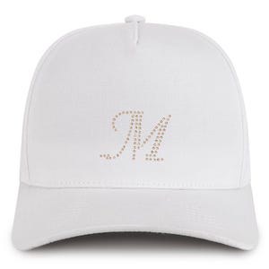 Gorra de béisbol de algodón de 5 paneles con parche de diamantes de imitación y letra M de Stitchfy (SF-AP0340-NIS-GNV-007)