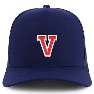 Gorra de camionero estructurada de 5 paneles con fuente universitaria Stitchfy Letter V (SF-TXT3681-NIS-GNV-008M)