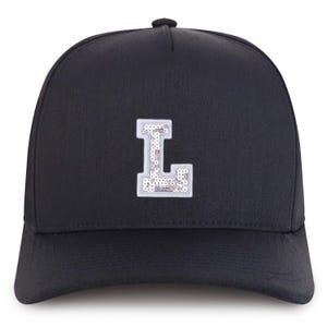 Gorra de béisbol de algodón de 5 paneles con parche de lentejuelas de la letra L de Stitchfy (SF-AP0313-NIS-GNV-007)