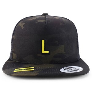 Gorra de camionero de 5 paneles con parche "L" del alfabeto de Stitchfy (SF-AP0099-FLX-6006)