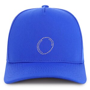 Gorra de béisbol de algodón de 5 paneles con parche de diamantes de imitación y letra O de Stitchfy (SF-AP0342-NIS-GNV-007)