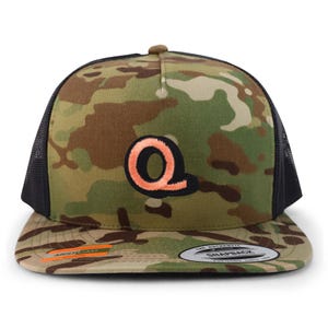 Gorra de camionero de 5 paneles con parche "Q" del alfabeto de Stitchfy (SF-AP0104-FLX-6006)