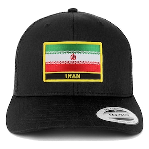 Könnte beinhalten: Schwarze Trucker-Kappe mit einem grünen, weißen und roten iranischen Flaggen-Patch mit dem Wort "IRAN" darauf.
