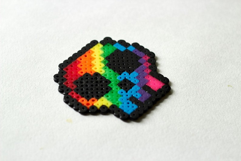 Clé De Voute Pokemon Perle Scintillante Hama perles arc-en-tête de mort porte-clé / Hama perles aimant | Etsy