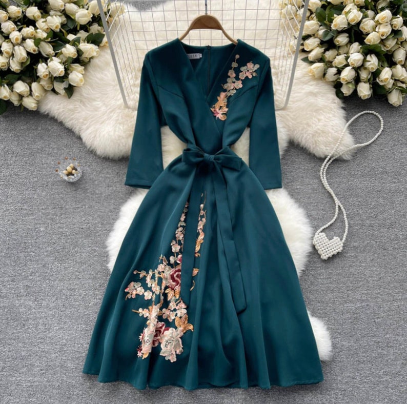 French Long-sleeve V-Neck Embroidery Lace Dress 