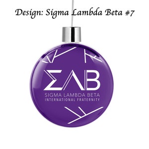 Puede incluir: Adorno navide&ntilde;o morado con letras blancas que dicen "&Sigma;&Lambda;&Beta; Sigma Lambda Beta International Fraternity".