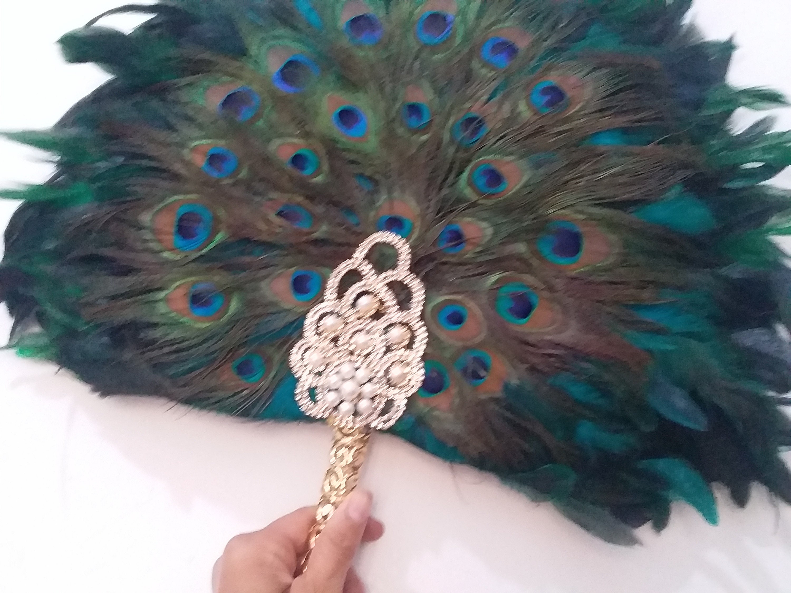 Peacock feather and mother-of-pearl frame Couture Hand-fan