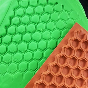 Honeycomb Clay Texture Mat 4" x 6" Flexible Vulcanized Unmounted Deep Etch Red Rubber Stamp
