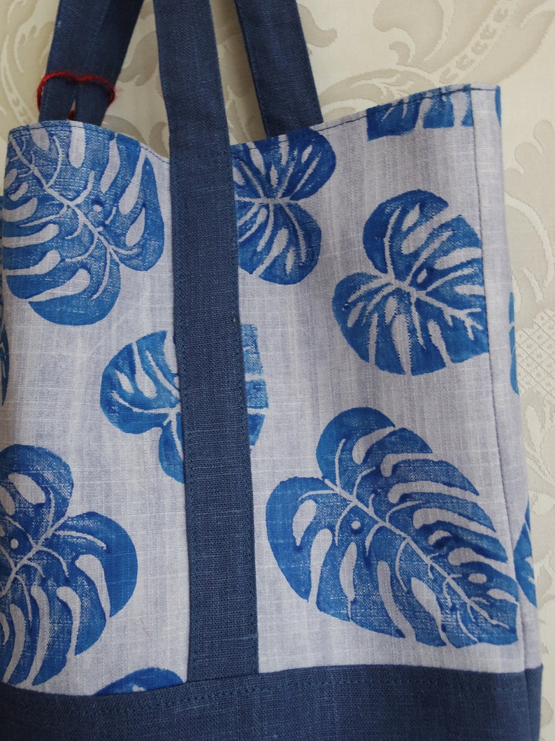 Sac fourre-tout Monstera en lin : Monstera imprimé à la main, sac en jean, sac à provisions, sac bleu réutilisable image 2