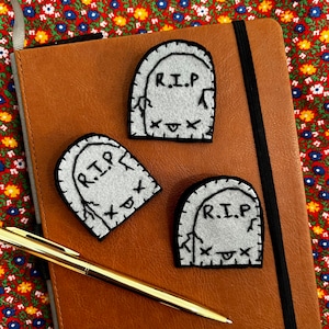 Handmade felt gravestone goth Halloween pin brooch tombstone