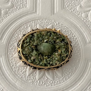 Jade brooch, Gold and jade brooch, Jade chip brooch, Oval jade brooch, Green jade brooch, Green jade chip brooch, Green and gold jade brooch
