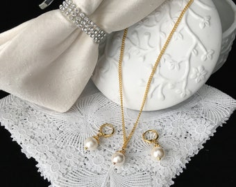 Pearl earring and necklace set, Pearl earrings and necklace, Pearl earrings with matching pendant, Pearl earrings and pendant, Pearl jewelry