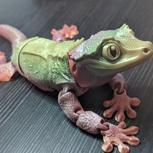 Gecko à crête articulé | Frais de livraison réduits| Jouet sensoriel Fidget imprimé en 3D | Prêt pour l'affichage| Cadeau pour personne reptile EN STOCK