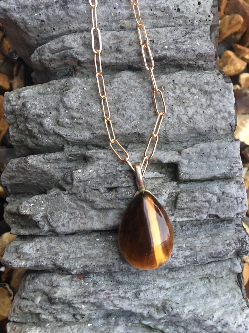 Tigers Eye Tear Choker Chain Pendant Gold Lightweight Alloy Adjustable.