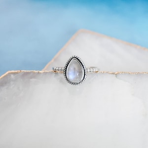 Rainbow Moonstone Silver Ring, Moonstone Pear Ring, 925 Sterling Silver Ring, Moonstone Jewelry, Dainty Silver Ring, Gifts for Women