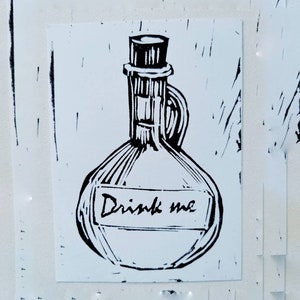 Gráfico Drink Me, cartão de impressão Lino, linogravura de garrafa, cartões postais impressos à mão, A6