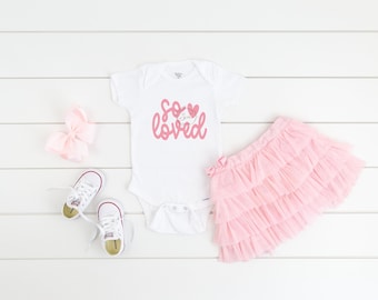Mono de una pieza So Loved / Mono de una pieza para el día de San Valentín / Mono de una pieza para bebé / Regalo para baby shower / Regalo para bebé / Camiseta para bebé / Body para bebé