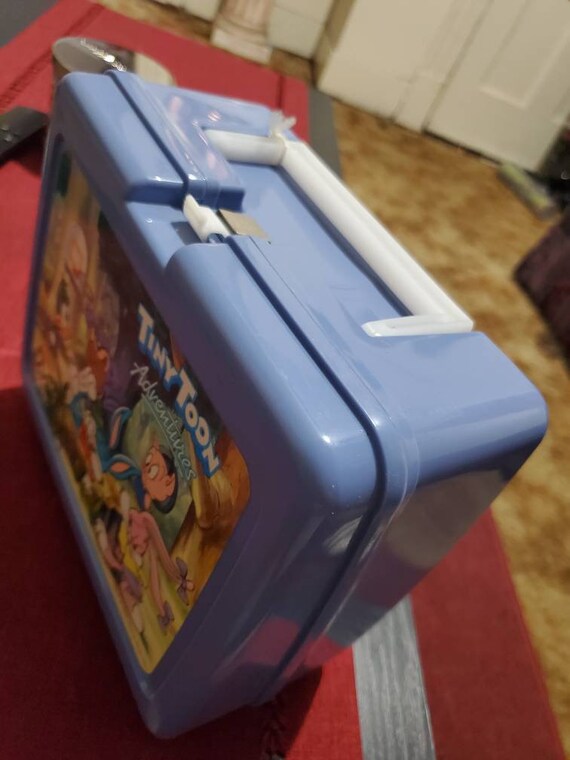 1990 Tiny Toons Lunchbox and cereal package - image 2