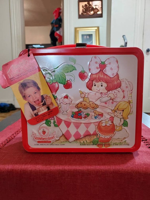 1985 Strawberry shortcake lunchbox