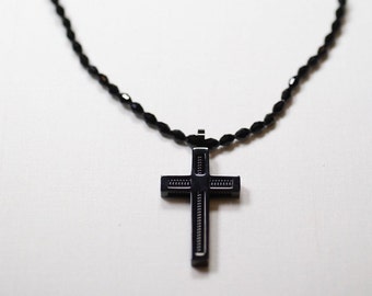 Chaîne A.Humility - Pendentif croix noire