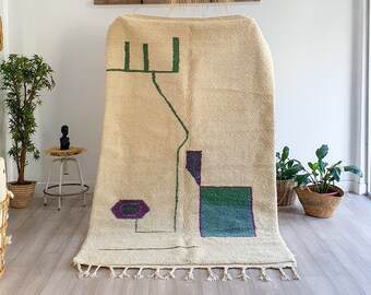Handmade Berber Wool Rug: Moroccan Azilal Style