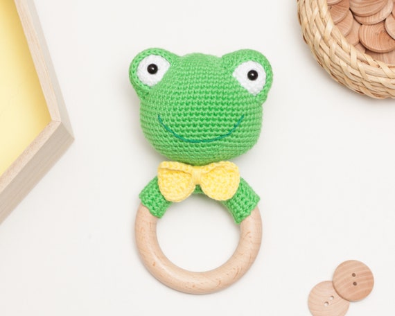 Patrón sonajero crochet en español, Rana sonajero amigurumi